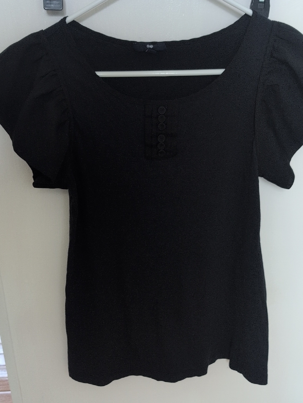 3/$10 GAP Black Short Sleeve Scoop Neck Top with Button Placket
